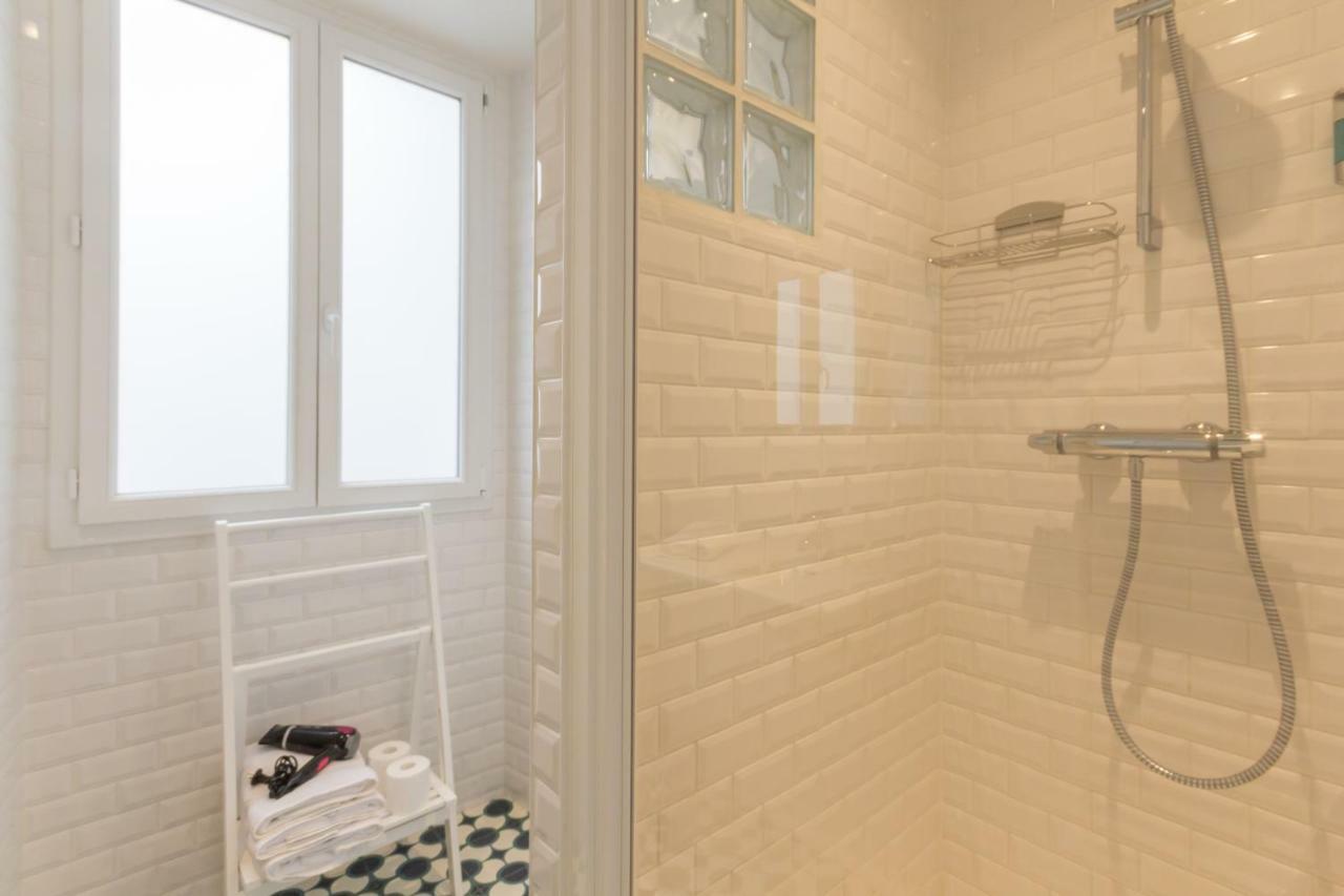 Les Toits De Paris Bed & Breakfast Bagian luar foto