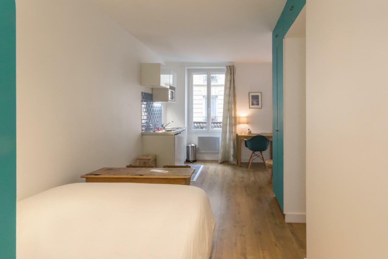 Les Toits De Paris Bed & Breakfast Bagian luar foto