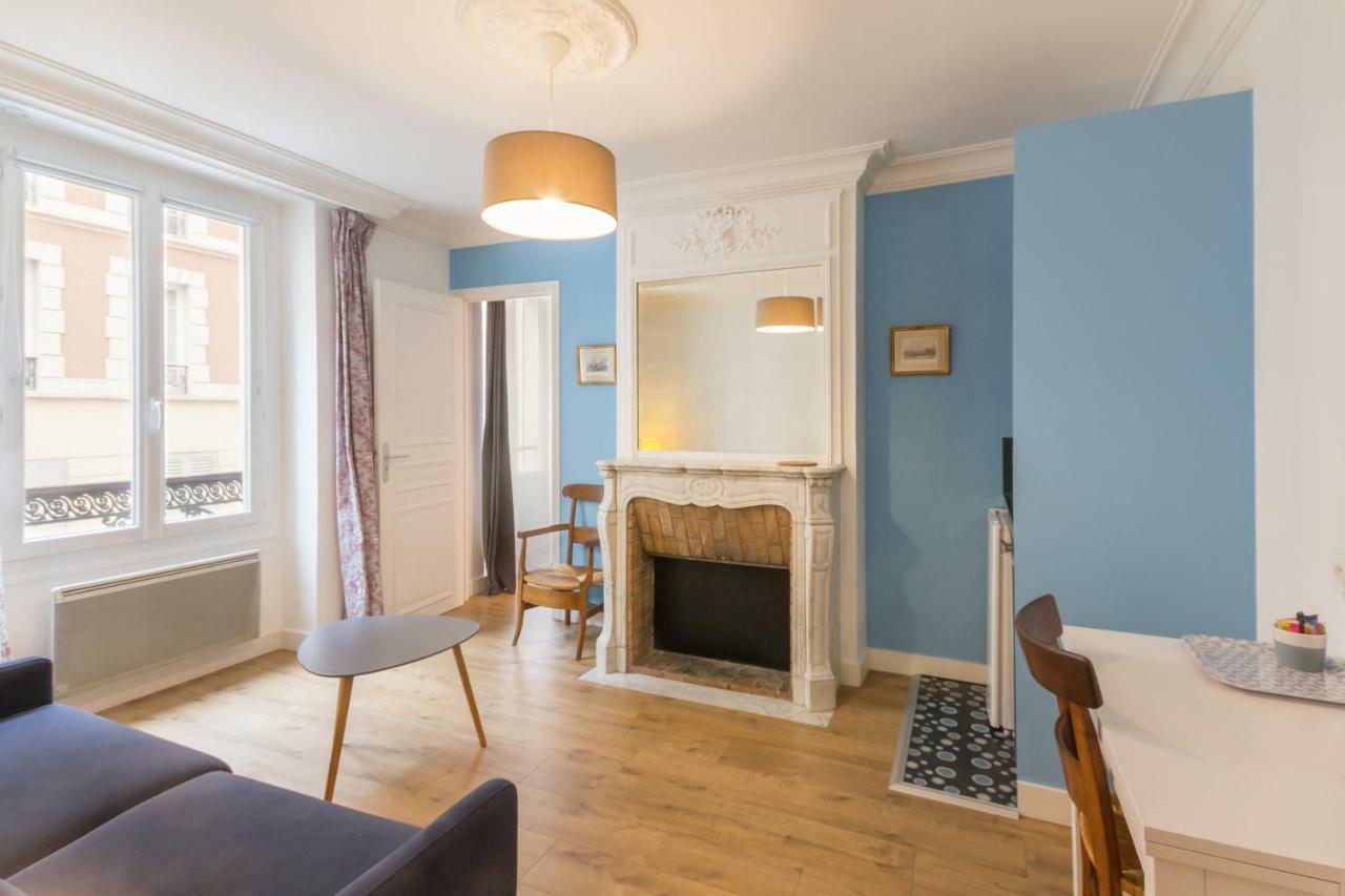 Les Toits De Paris Bed & Breakfast Bagian luar foto