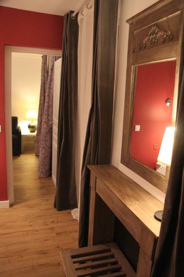 Les Toits De Paris Bed & Breakfast Bagian luar foto