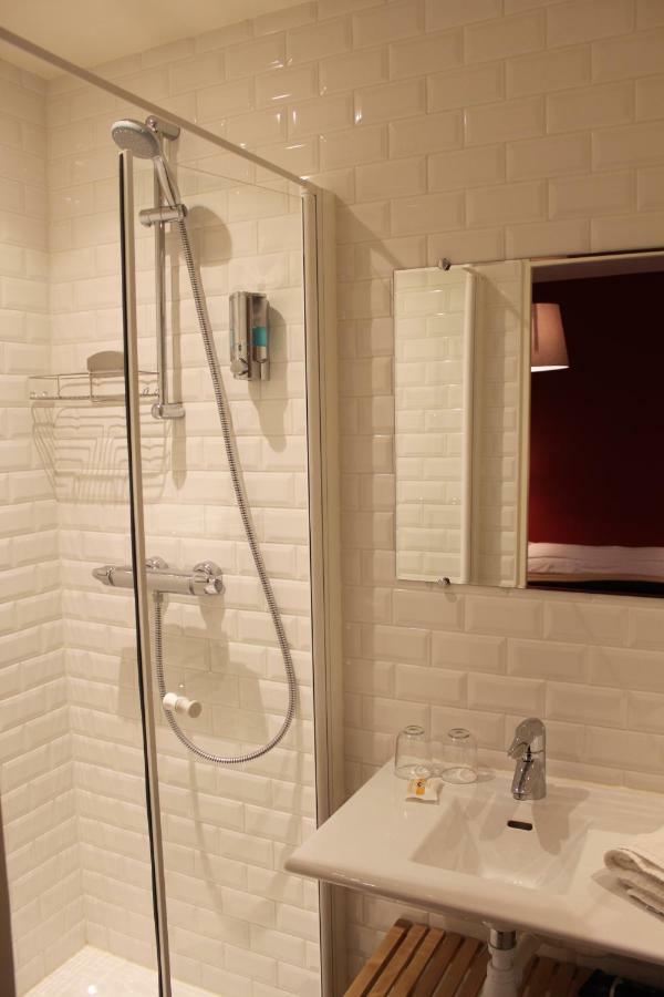 Les Toits De Paris Bed & Breakfast Bagian luar foto