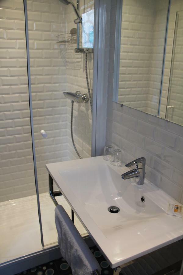 Les Toits De Paris Bed & Breakfast Bagian luar foto