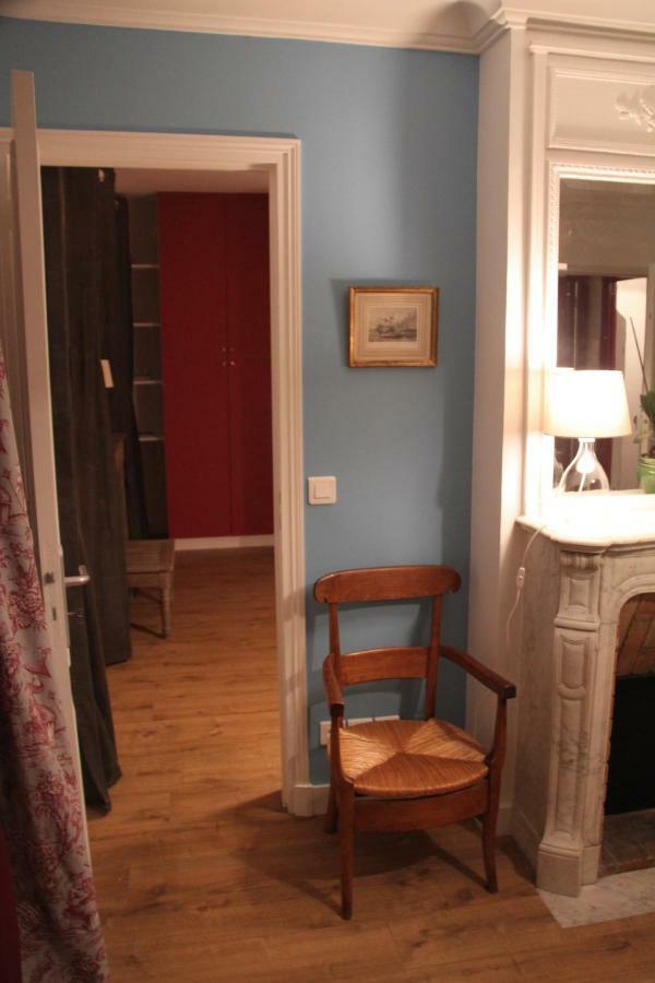 Les Toits De Paris Bed & Breakfast Bagian luar foto