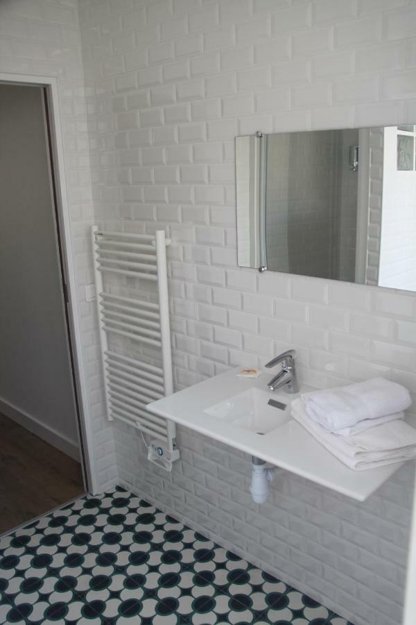 Les Toits De Paris Bed & Breakfast Bagian luar foto